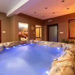 住宿加早餐酒店 Bozena Jacuzzi & Sauna