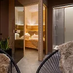 Bozena Jacuzzi & Sauna 住宿加早餐酒店 扎科帕内