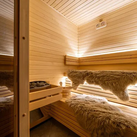 Bozena Jacuzzi & Sauna *