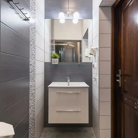 Bozena Jacuzzi & Sauna 3* ザコパネ