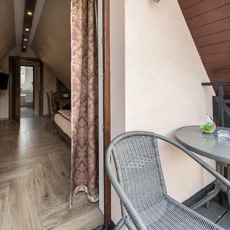 Bozena Jacuzzi & Sauna ベッド・アンド・ブレックファスト ザコパネ