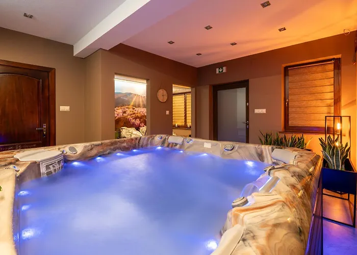 住宿加早餐酒店 Bozena Jacuzzi & Sauna